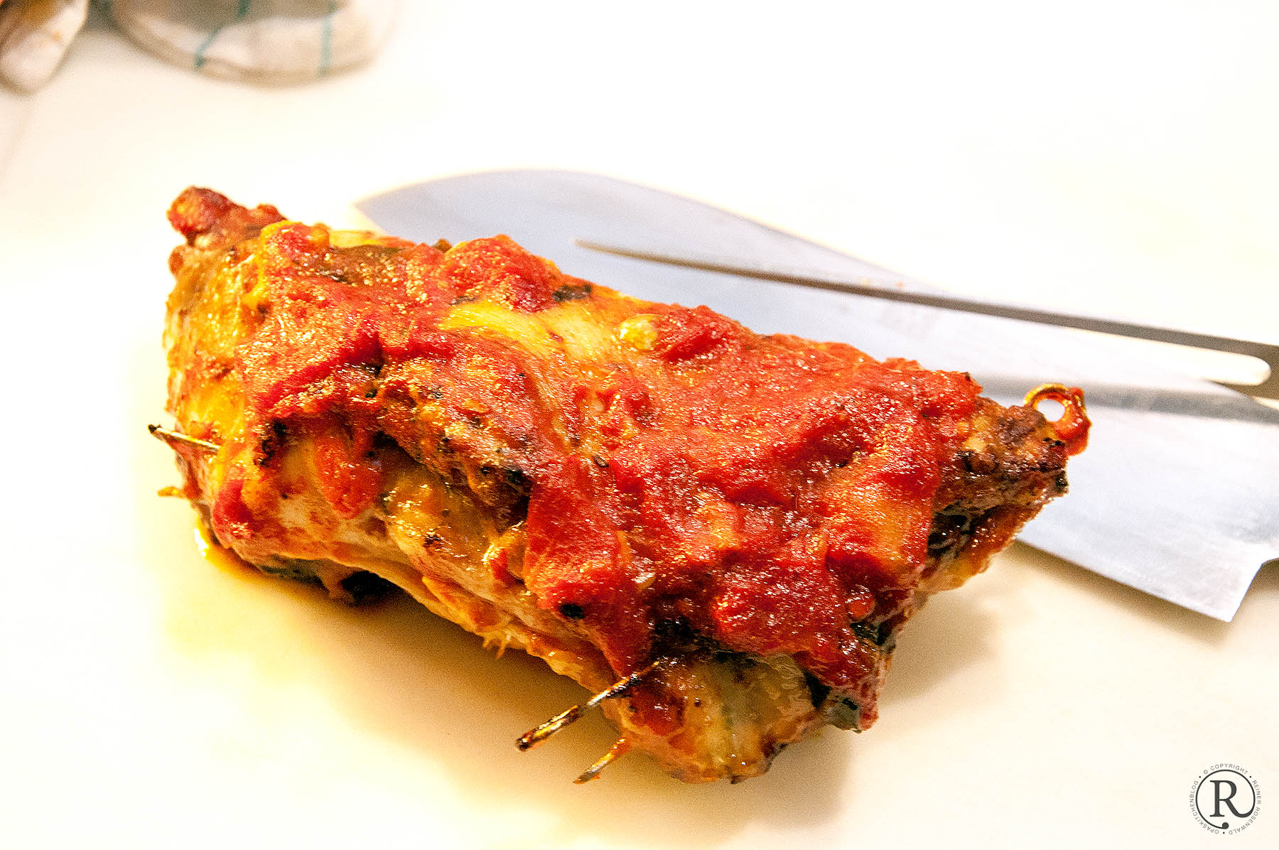 Huehnerschlegel entbeint, mit Spinat und Feta gefuellt